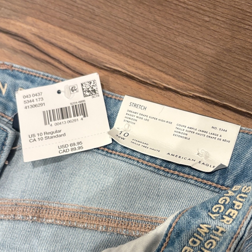 American Eagle | Distressed Light Blue Jeans - Picture 2 of 7